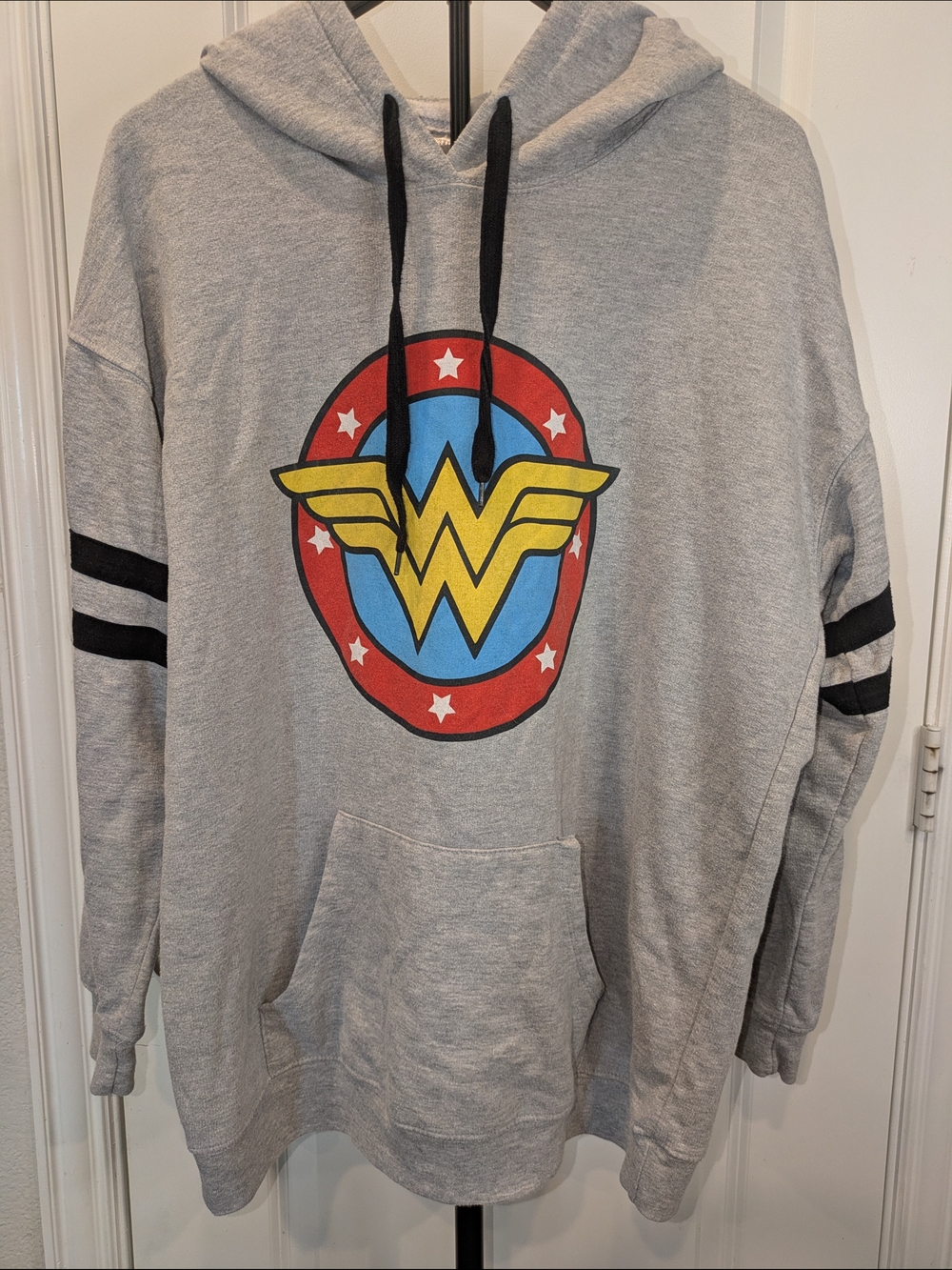 Wonder Woman Gray Graphic Hoodie Sweatshirt Pullover Varsity Sleeve Stripes XL